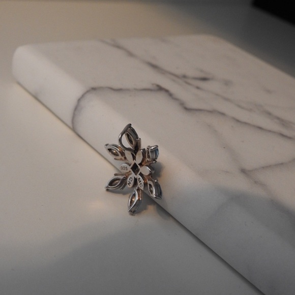 Blue and Silver Snowflake Pendant - Picture 5 of 5